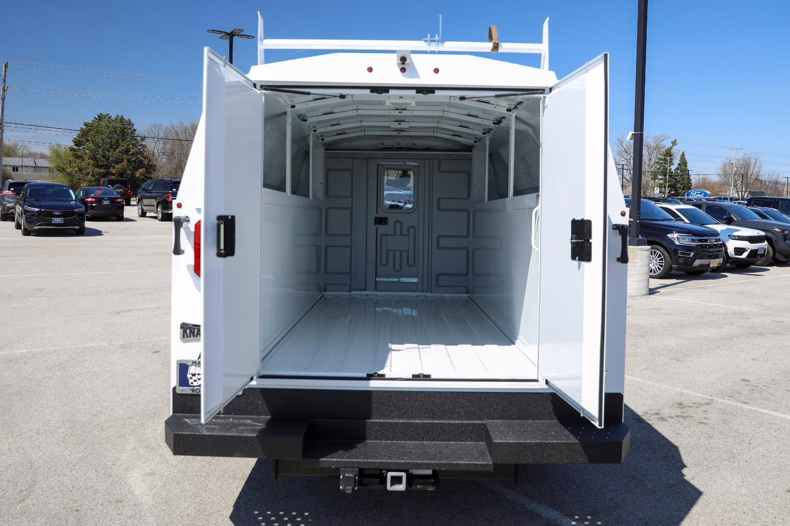 2026 Oxford White Ford E-Series Cutaway Base RWD Specialty Vehicle