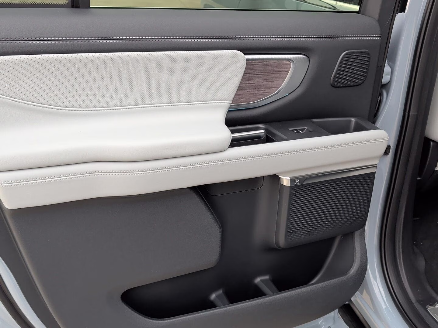 2026 Glacier Gray Metallic Tri-Coat Ford Expedition Max Platinum 4X4 SUV