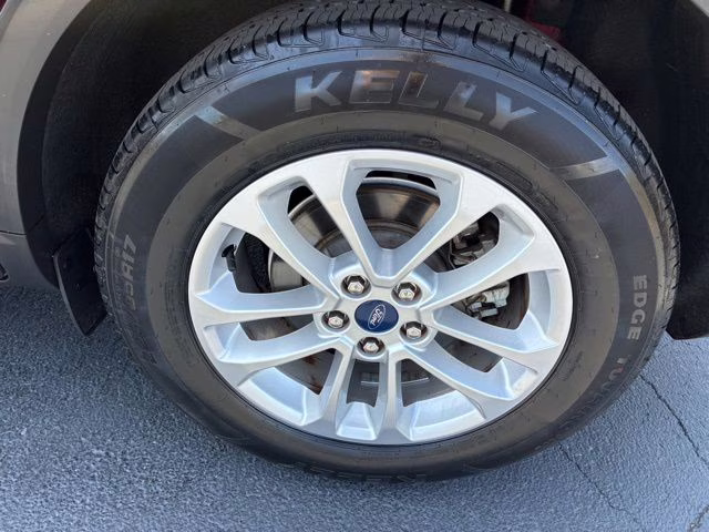 2021 Red Metallic Ford Escape SE FWD SUV