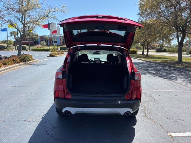 2021 Red Metallic Ford Escape SE FWD SUV