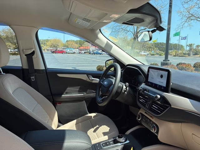 2021 Red Metallic Ford Escape SE FWD SUV