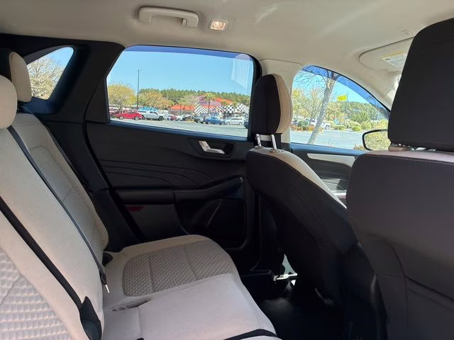 2021 Red Metallic Ford Escape SE FWD SUV