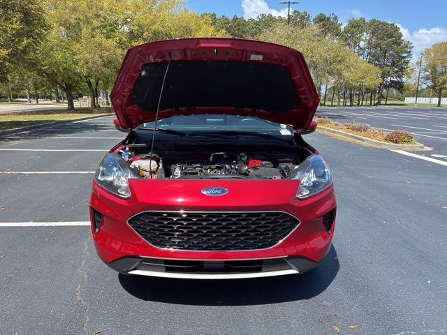 2021 Red Metallic Ford Escape SE FWD SUV
