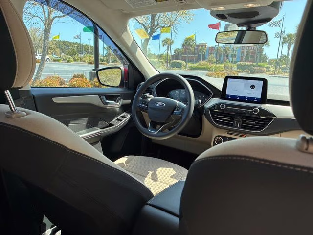 2021 Red Metallic Ford Escape SE FWD SUV