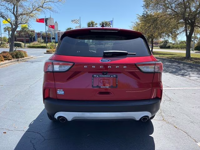 2021 Red Metallic Ford Escape SE FWD SUV