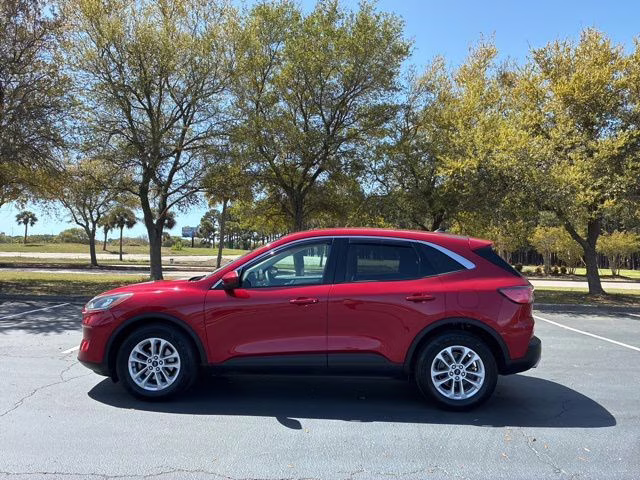 2021 Red Metallic Ford Escape SE FWD SUV