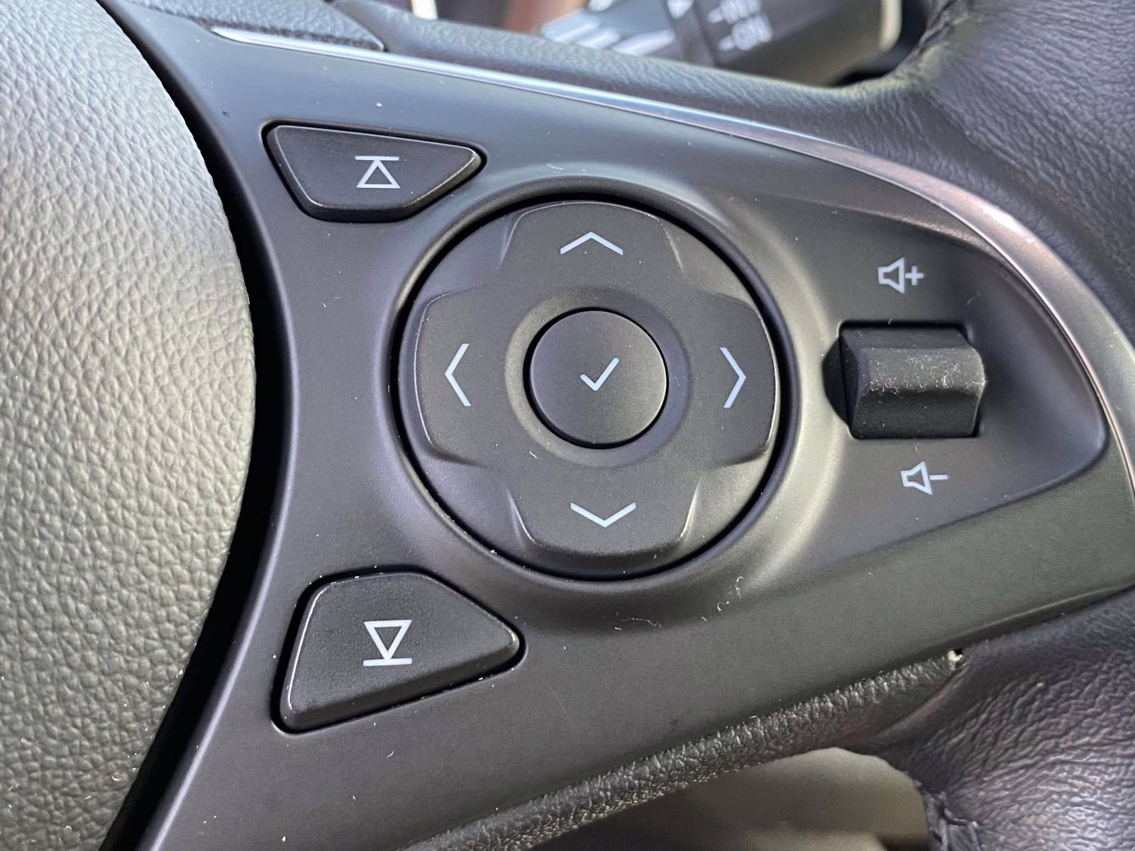 2021 White Frost Tricoat Buick Enclave Avenir AWD SUV