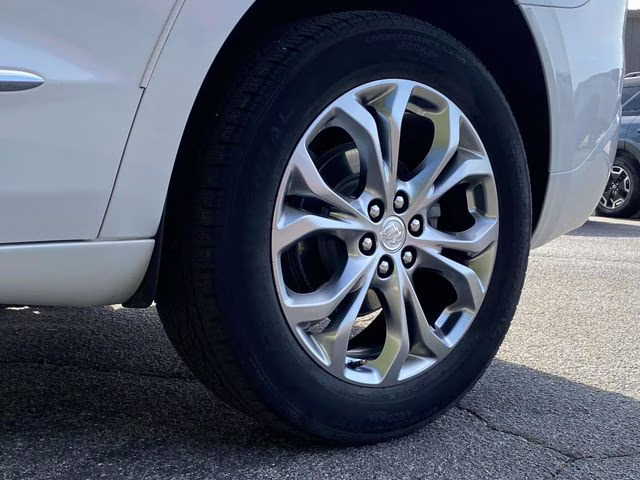 2021 White Frost Tricoat Buick Enclave Avenir AWD SUV