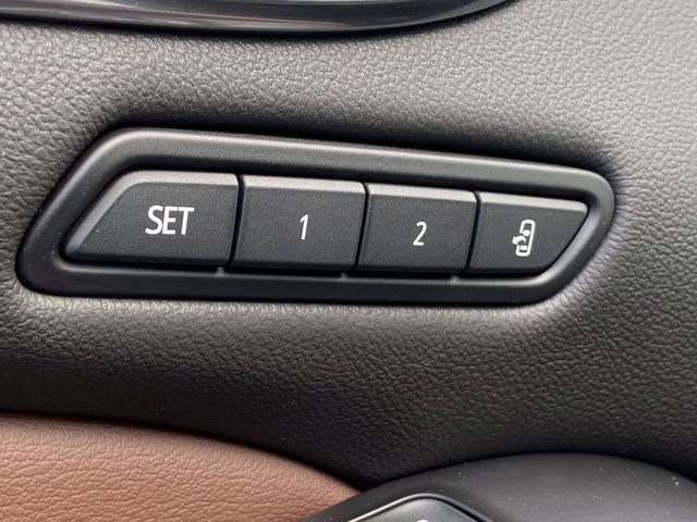 2021 White Frost Tricoat Buick Enclave Avenir AWD SUV