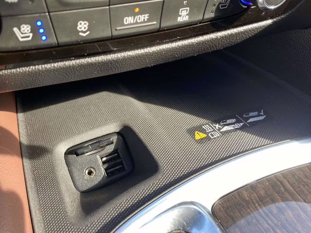 2021 White Frost Tricoat Buick Enclave Avenir AWD SUV