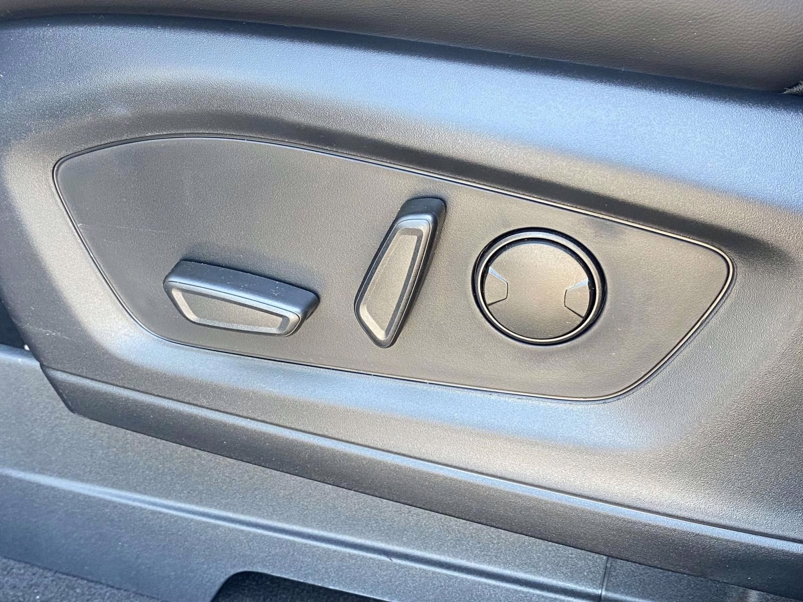 2026 Agate Black Metallic Ford Explorer ST-Line RWD SUV