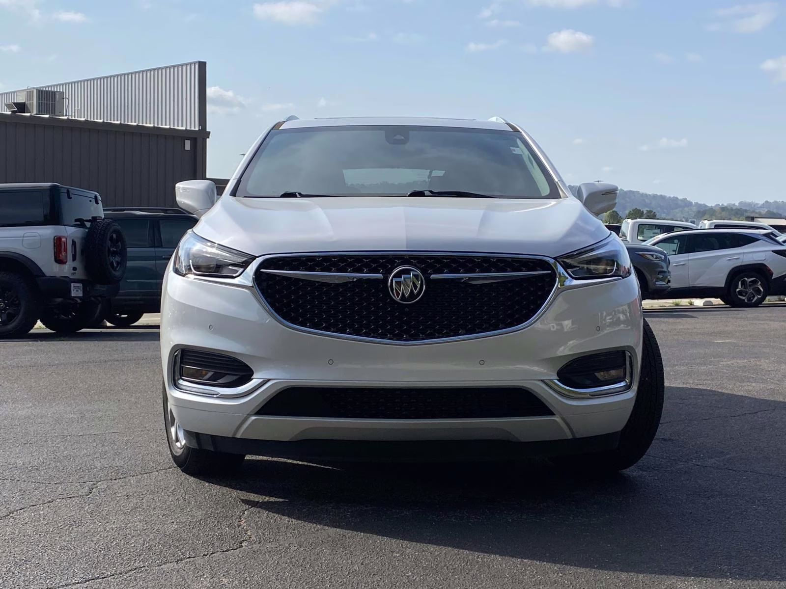 2021 White Frost Tricoat Buick Enclave Avenir AWD SUV