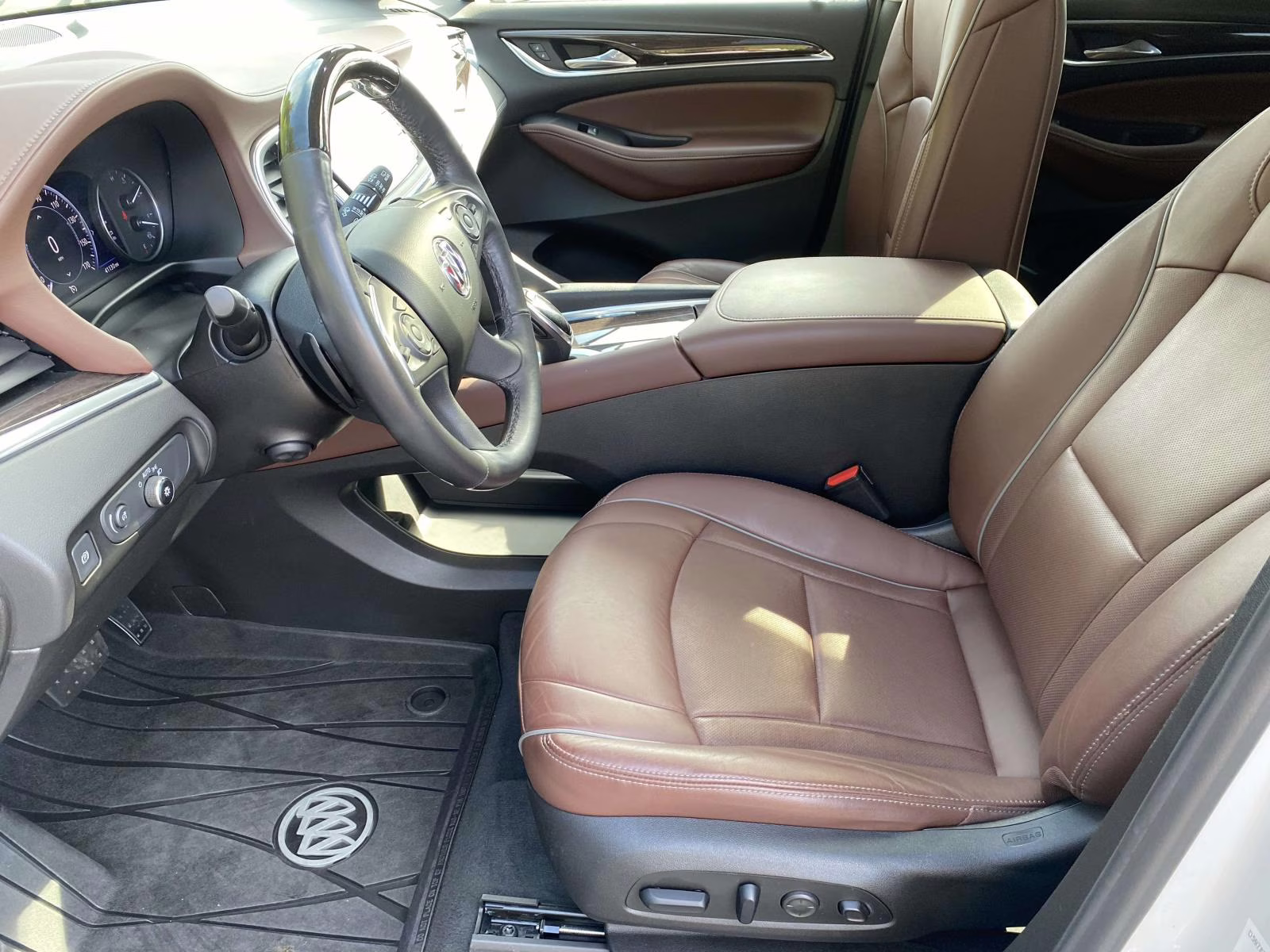 2021 White Frost Tricoat Buick Enclave Avenir AWD SUV