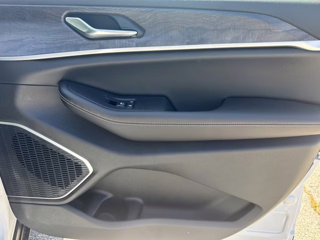 2026 Bright White Clearcoat Jeep Grand Cherokee Limited 4X4 SUV