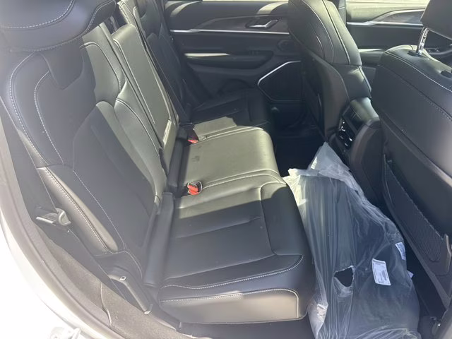 2026 Bright White Clearcoat Jeep Grand Cherokee Limited 4X4 SUV