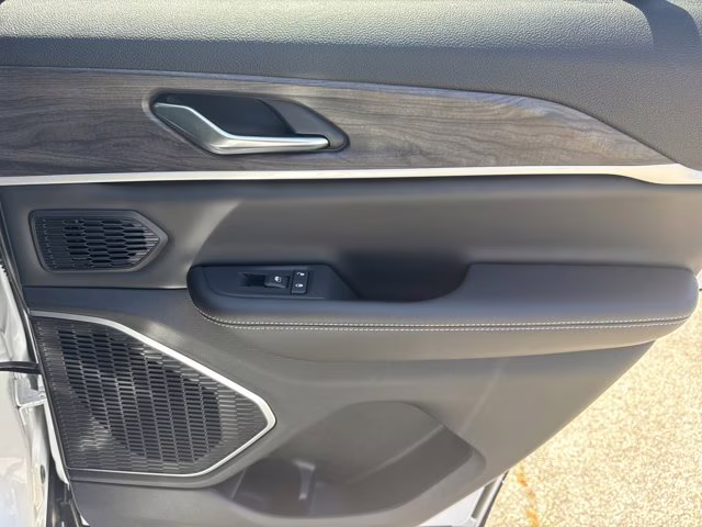 2026 Bright White Clearcoat Jeep Grand Cherokee Limited 4X4 SUV