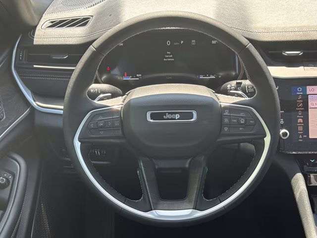 2026 Bright White Clearcoat Jeep Grand Cherokee Limited 4X4 SUV