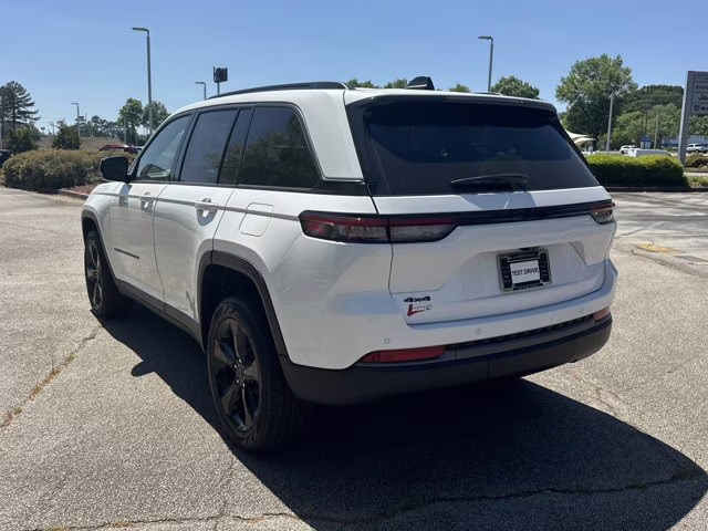 2026 Bright White Clearcoat Jeep Grand Cherokee Limited 4X4 SUV