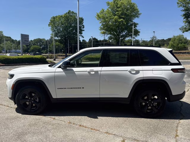 2026 Bright White Clearcoat Jeep Grand Cherokee Limited 4X4 SUV