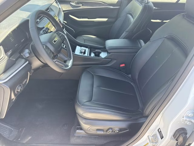 2026 Bright White Clearcoat Jeep Grand Cherokee Limited 4X4 SUV