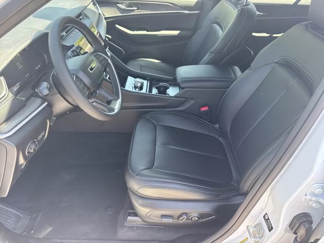 2026 Bright White Clearcoat Jeep Grand Cherokee Limited 4X4 SUV