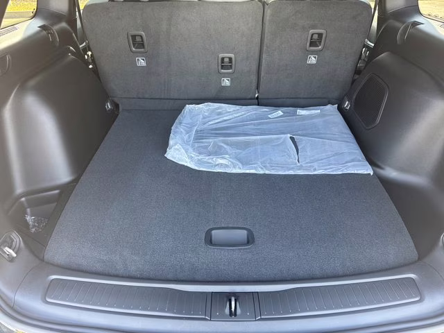 2026 Diamond Black Crystal Pearlcoat Jeep Grand Cherokee Limited 4X4 SUV