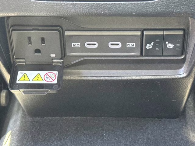 2026 Diamond Black Crystal Pearlcoat Jeep Grand Cherokee Limited 4X4 SUV