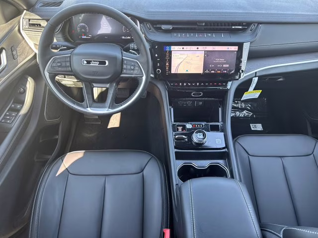 2026 Diamond Black Crystal Pearlcoat Jeep Grand Cherokee Limited 4X4 SUV