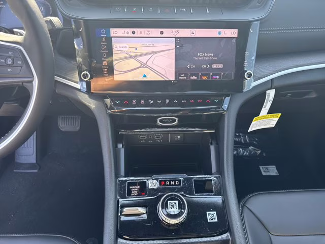 2026 Diamond Black Crystal Pearlcoat Jeep Grand Cherokee Limited 4X4 SUV