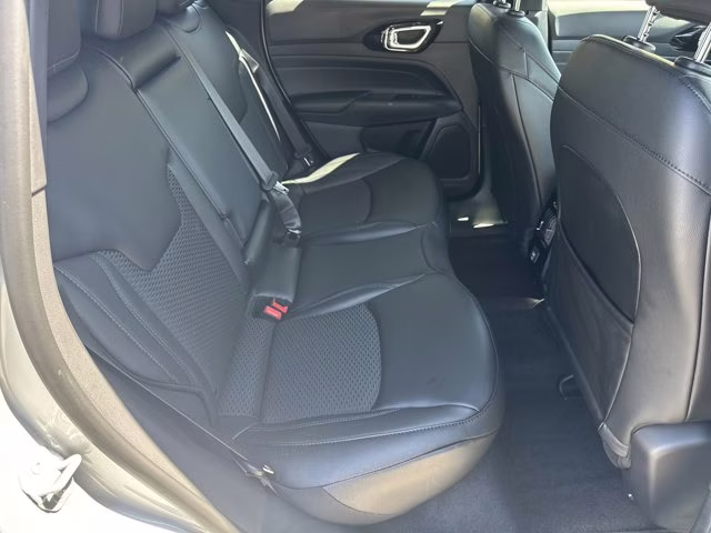 2026 Silver Zynith Metallic Clearcoat Jeep Compass Latitude Altitude 4X4 SUV