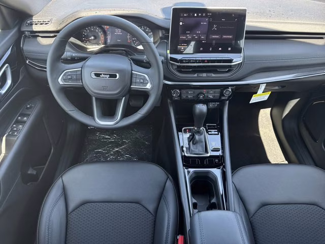 2026 Silver Zynith Metallic Clearcoat Jeep Compass Latitude Altitude 4X4 SUV