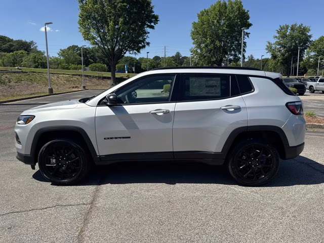 2026 Silver Zynith Metallic Clearcoat Jeep Compass Latitude Altitude 4X4 SUV
