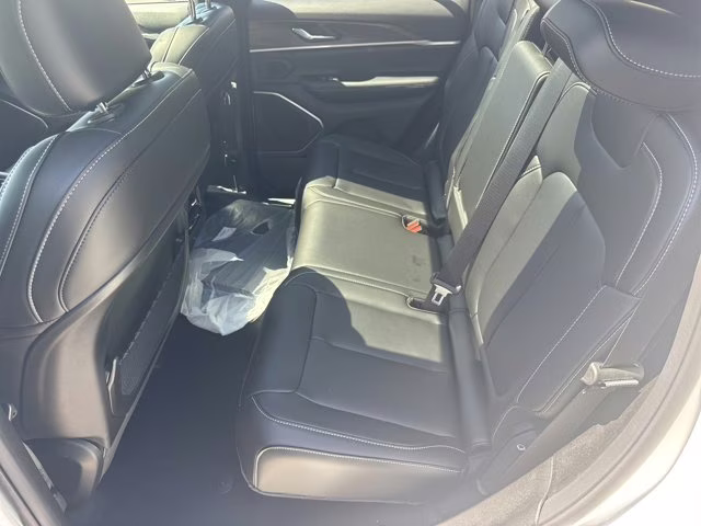 2026 Bright White Clearcoat Jeep Grand Cherokee Limited 4X4 SUV