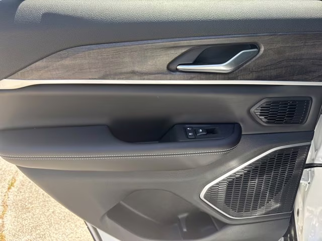 2026 Bright White Clearcoat Jeep Grand Cherokee Limited 4X4 SUV