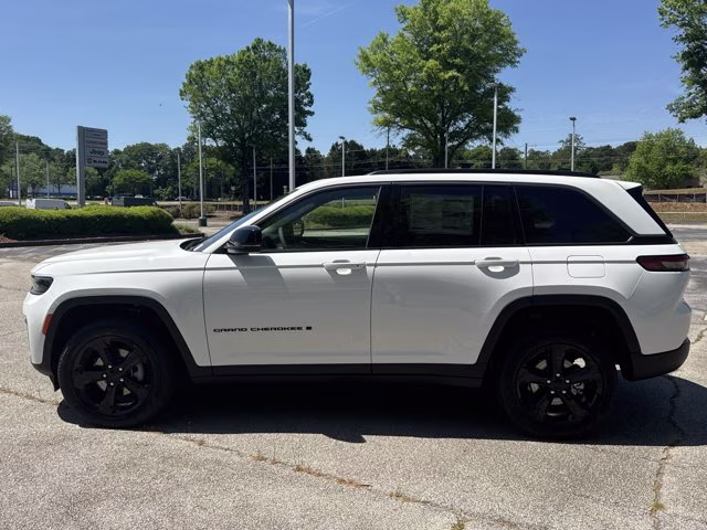 2026 Bright White Clearcoat Jeep Grand Cherokee Limited 4X4 SUV