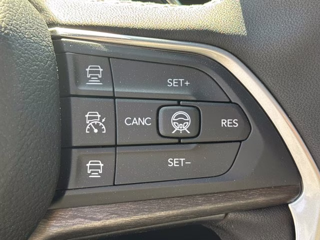 2026 Diamond Black Crystal Pearlcoat Jeep Grand Cherokee Limited 4X4 SUV