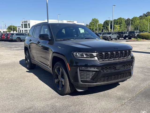 2026 Diamond Black Crystal Pearlcoat Jeep Grand Cherokee Limited 4X4 SUV