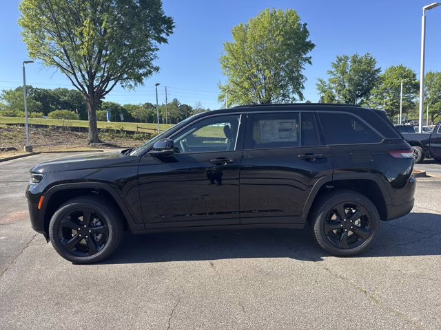2026 Diamond Black Crystal Pearlcoat Jeep Grand Cherokee Limited 4X4 SUV