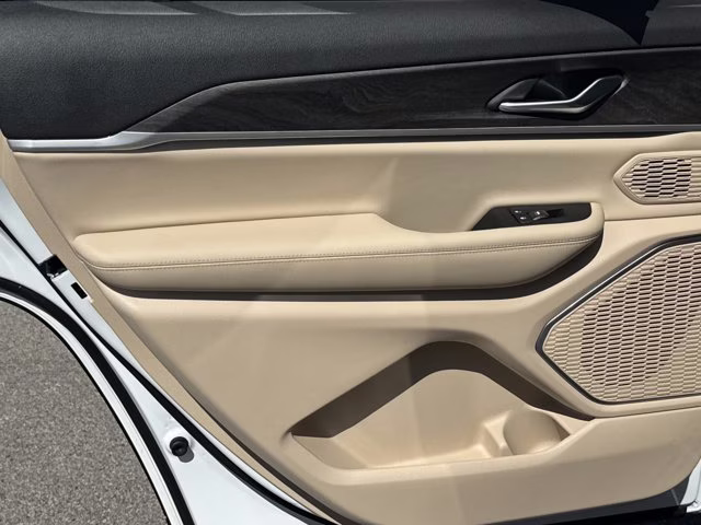 2026 Bright White Clearcoat Jeep Grand Cherokee L Limited RWD SUV