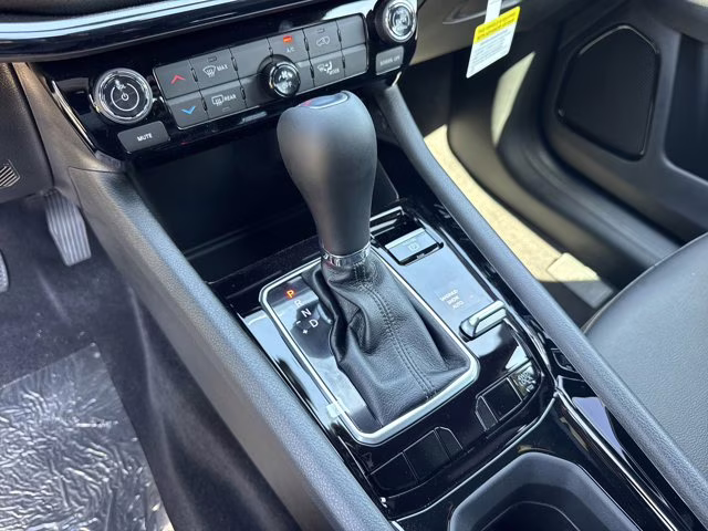 2026 Silver Zynith Metallic Clearcoat Jeep Compass Latitude Altitude 4X4 SUV