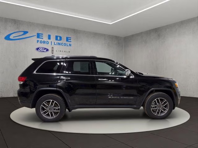 2022 Diamond Black Crystal Pearlcoat Jeep Grand Cherokee WK Limited 4X4 SUV