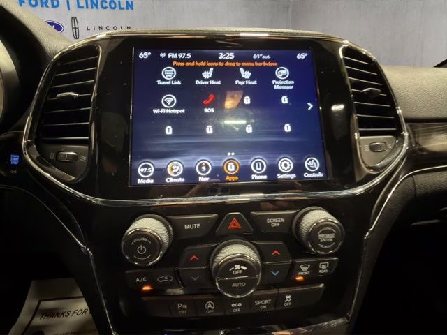 2022 Diamond Black Crystal Pearlcoat Jeep Grand Cherokee WK Limited 4X4 SUV