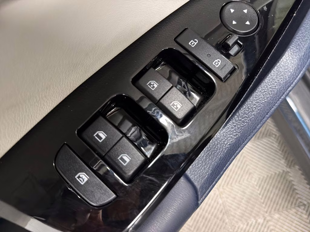 2025 Vesta Blue Kia Sportage Hybrid EX AWD SUV