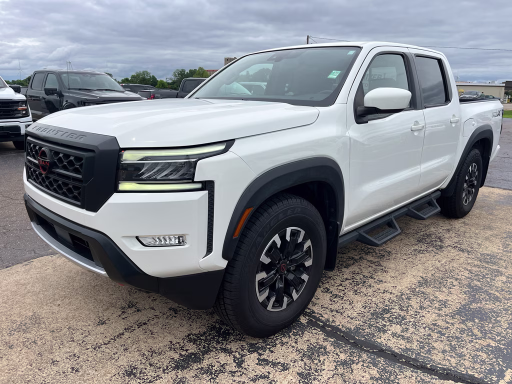 2022 Glacier White Nissan Frontier PRO-X RWD Truck