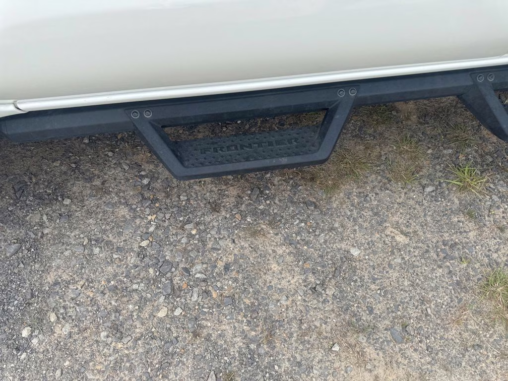 2022 Glacier White Nissan Frontier PRO-X RWD Truck