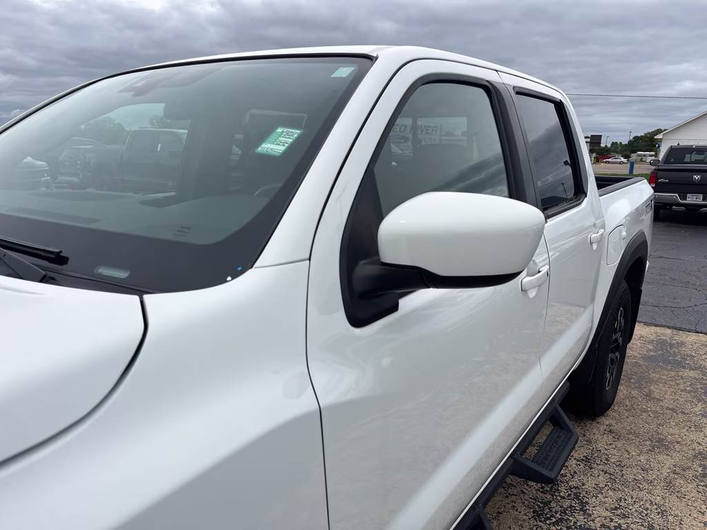 2022 Glacier White Nissan Frontier PRO-X RWD Truck