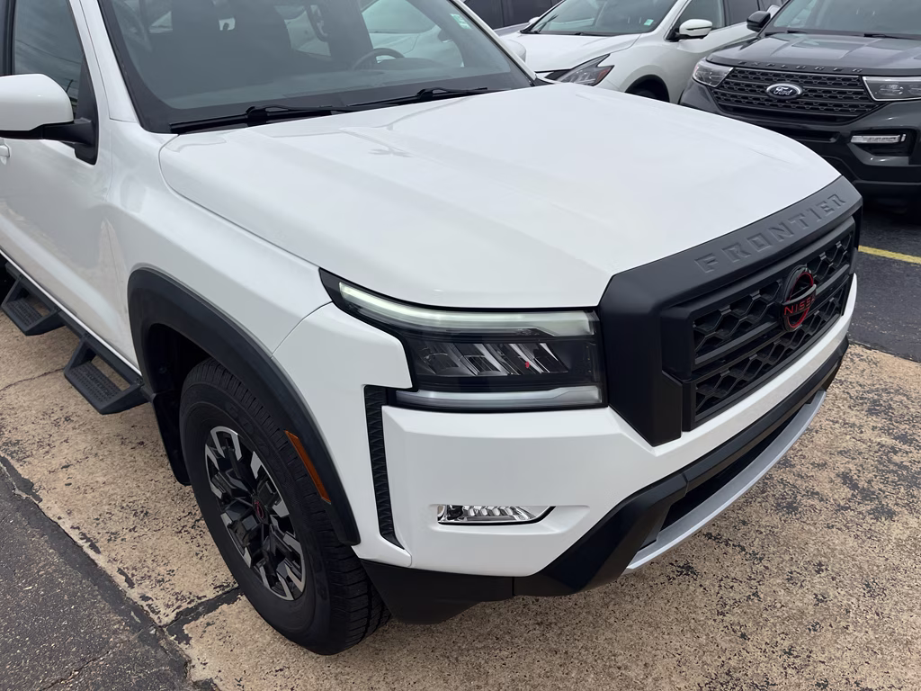2022 Glacier White Nissan Frontier PRO-X RWD Truck