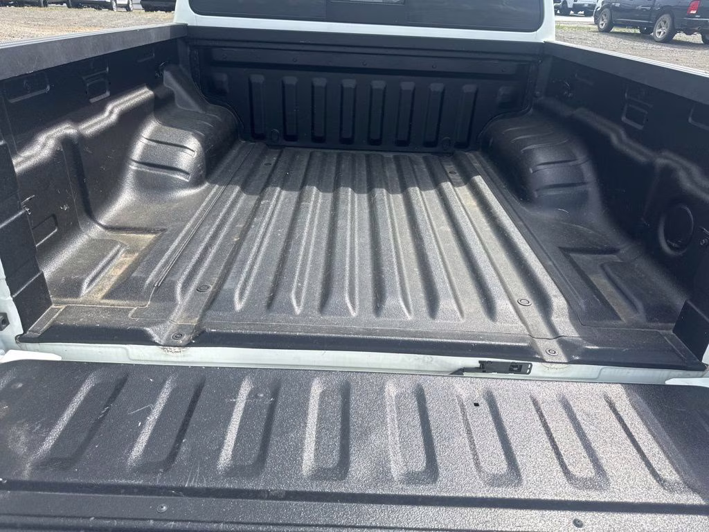 2022 Glacier White Nissan Frontier PRO-X RWD Truck