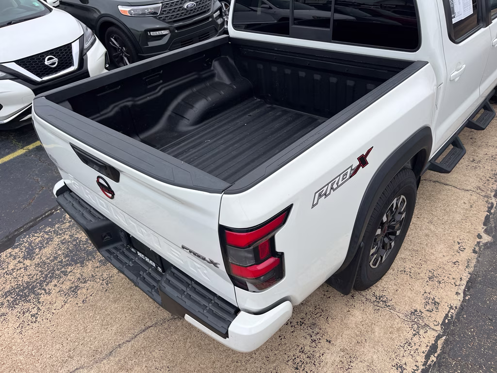 2022 Glacier White Nissan Frontier PRO-X RWD Truck