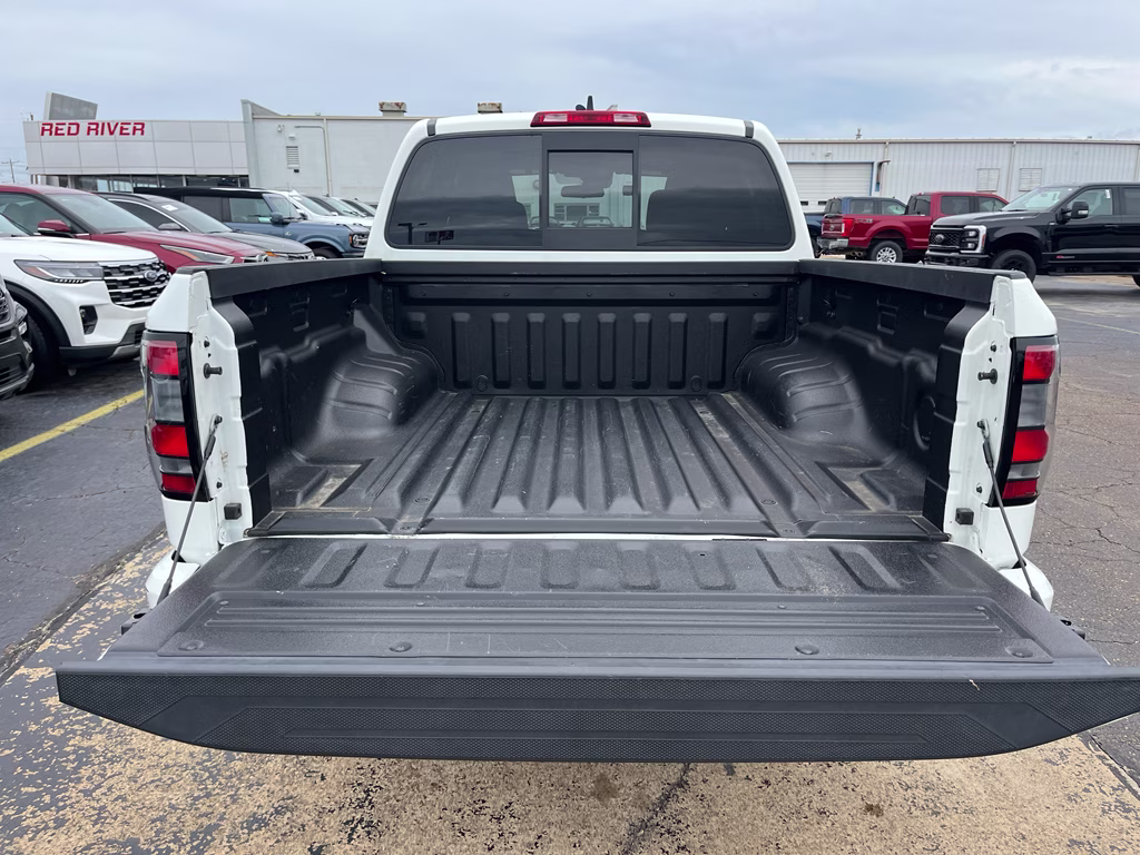 2022 Glacier White Nissan Frontier PRO-X RWD Truck